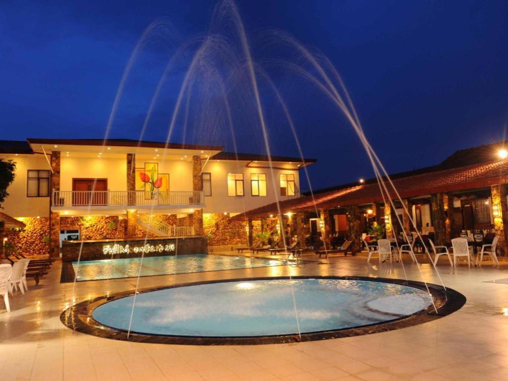 Full Moon Garden Hotel Negombo Extérieur photo
