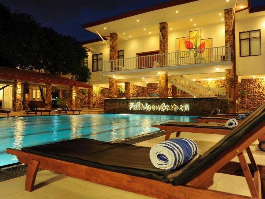 Full Moon Garden Hotel Negombo Extérieur photo