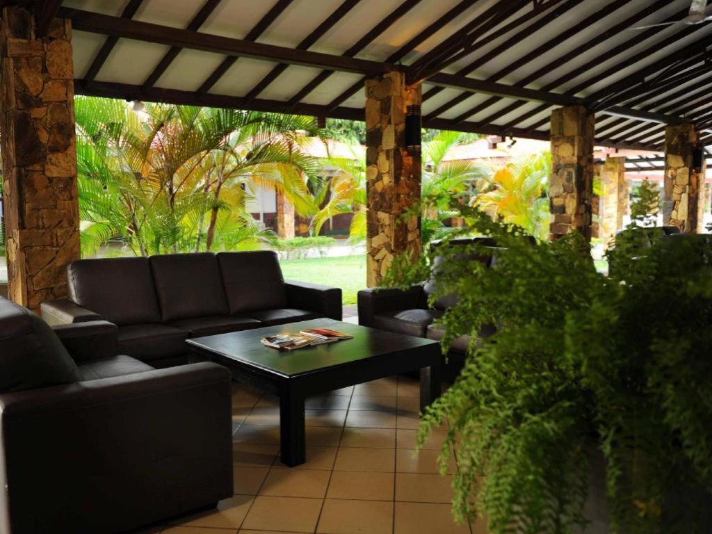 Full Moon Garden Hotel Negombo Extérieur photo
