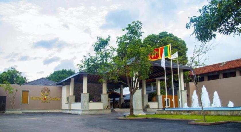 Full Moon Garden Hotel Negombo Extérieur photo