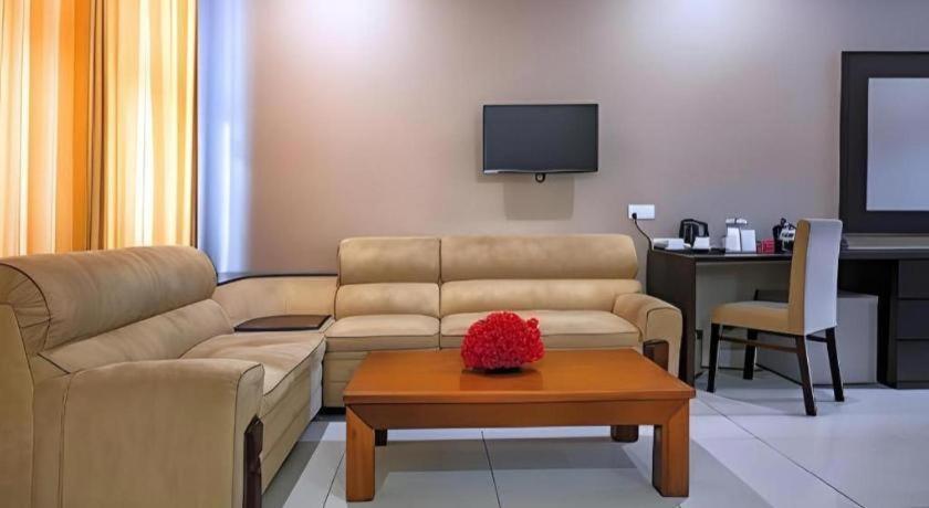 Full Moon Garden Hotel Negombo Extérieur photo