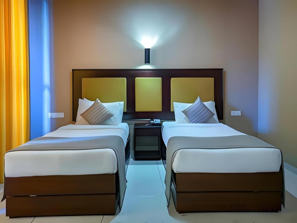 Full Moon Garden Hotel Negombo Extérieur photo