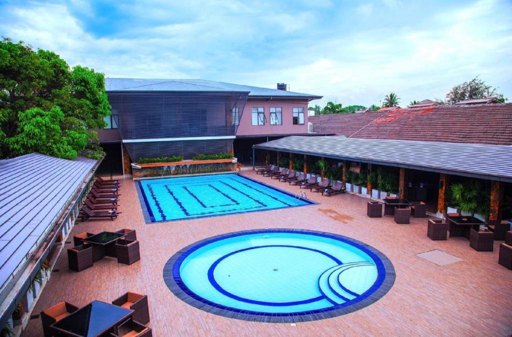 Full Moon Garden Hotel Negombo Extérieur photo