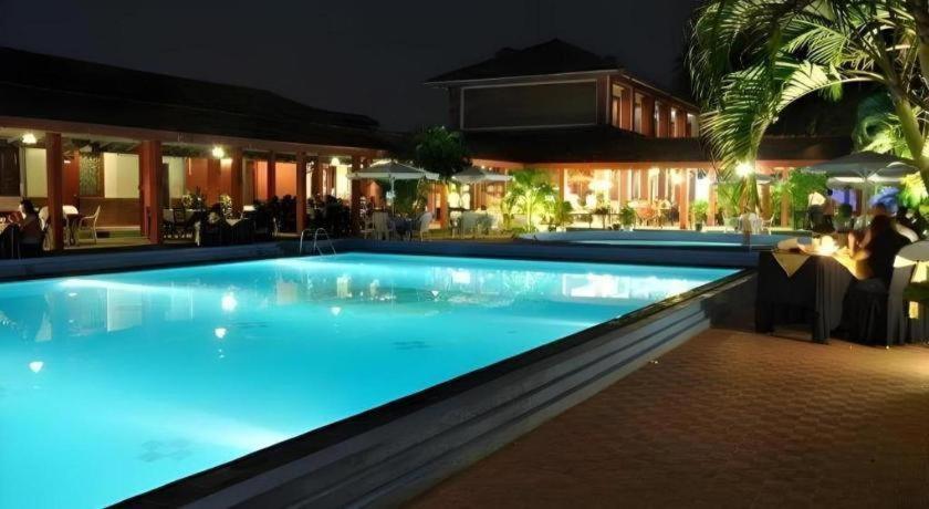 Full Moon Garden Hotel Negombo Extérieur photo