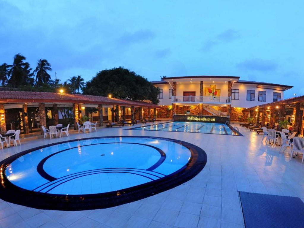 Full Moon Garden Hotel Negombo Extérieur photo