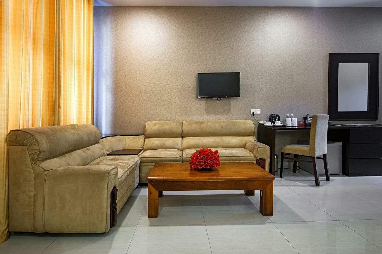 Full Moon Garden Hotel Negombo Extérieur photo
