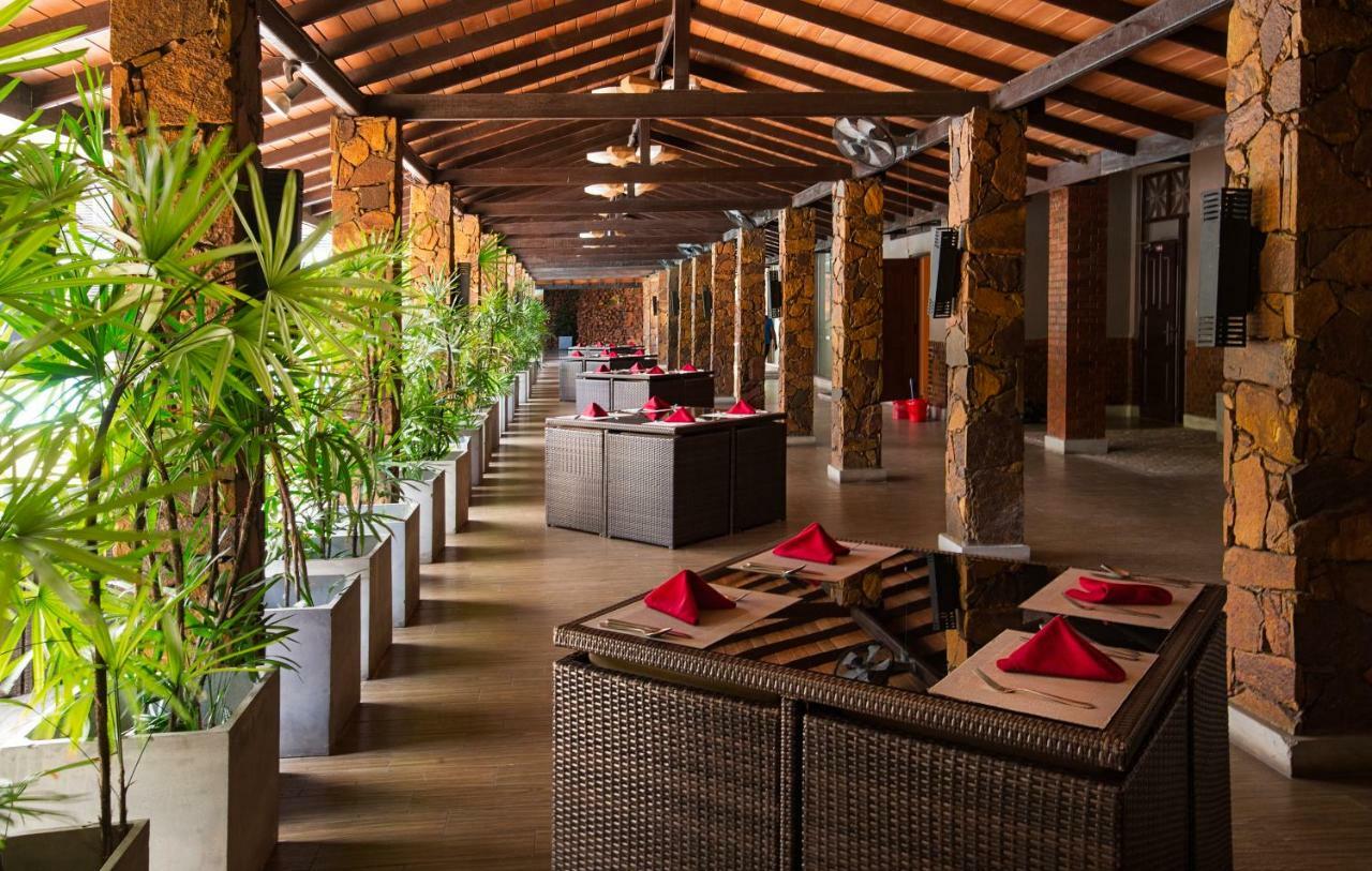 Full Moon Garden Hotel Negombo Extérieur photo